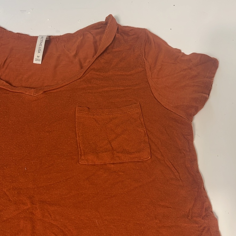 Active USA Medium Burnt Orange Short Sleeve V Neck Pocket T Shirt - Picture 2 of 5